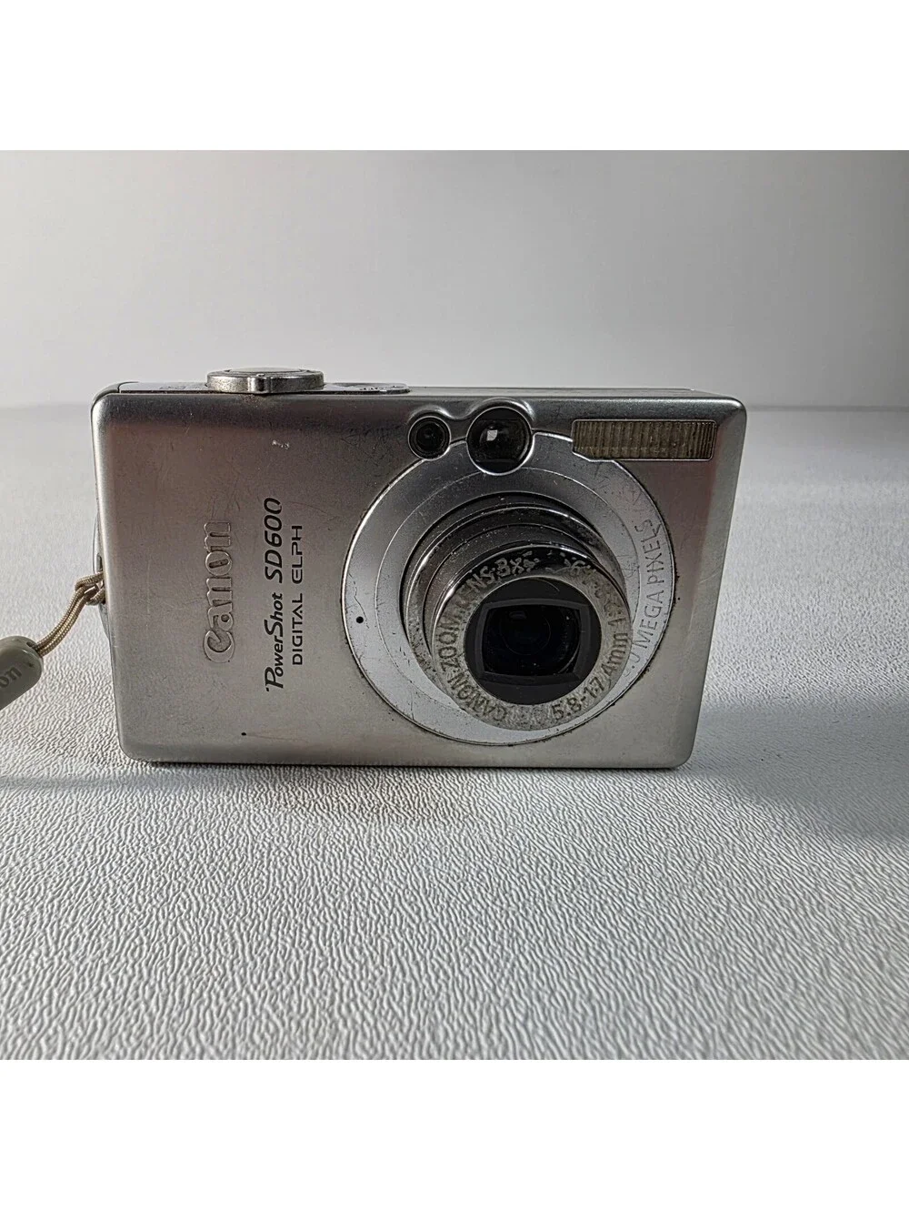 Canon PowerShot SD600 Digital ELPH W/Battery & Card - No Charger